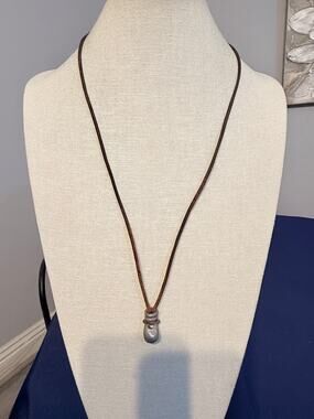 Vintage Brutalist Leather Pendant Necklace 28”
